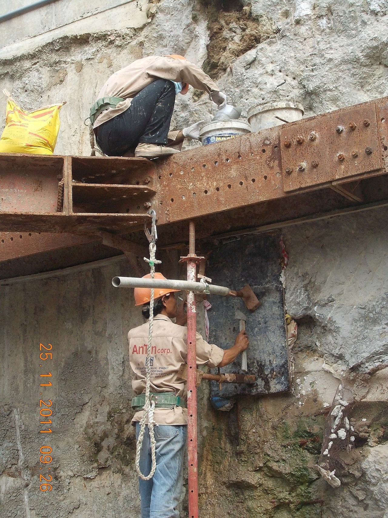 Sửa chữa nứt, rỗ bê tông