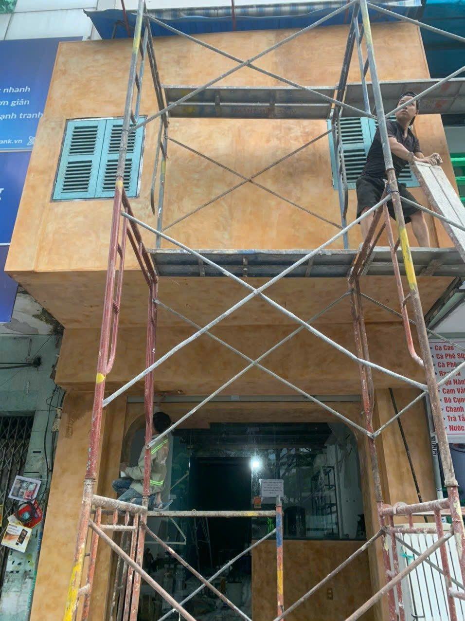 Đội ngũ ANTINCORP thi công hoàn thiện bề mặt